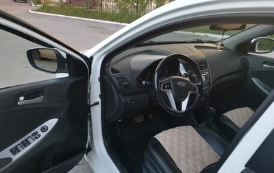 Hyundai Solaris II рестайлинг, 2014 год, 800 000 рублей, 1 фотография