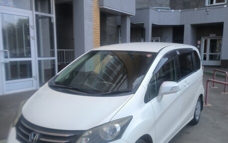 Honda Freed I, 2010 год, 800 000 рублей, 6 фотография