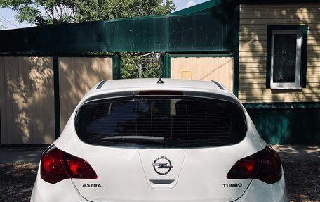 Opel Astra J, 2011 год, 900 000 рублей, 2 фотография