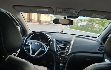 Hyundai Solaris II рестайлинг, 2014 год, 800 000 рублей, 8 фотография