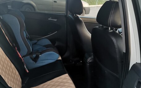Hyundai Solaris II рестайлинг, 2014 год, 800 000 рублей, 9 фотография