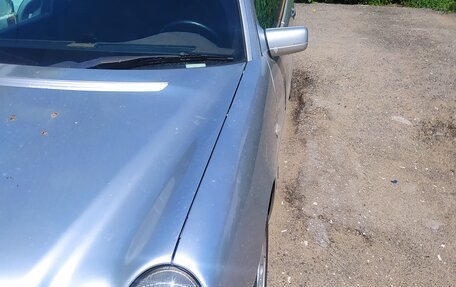 Mercedes-Benz E-Класс, 1997 год, 525 000 рублей, 3 фотография