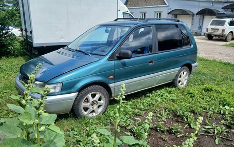 Mitsubishi Space Runner II, 1995 год, 225 000 рублей, 2 фотография
