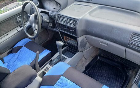 Mitsubishi Space Runner II, 1995 год, 225 000 рублей, 4 фотография