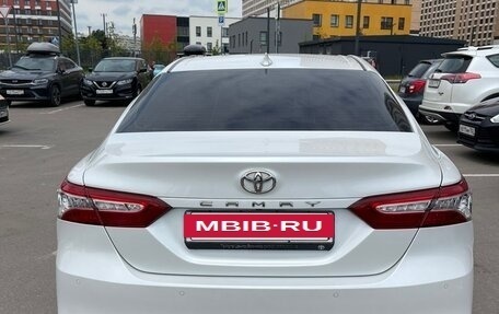 Toyota Camry, 2021 год, 3 400 000 рублей, 4 фотография