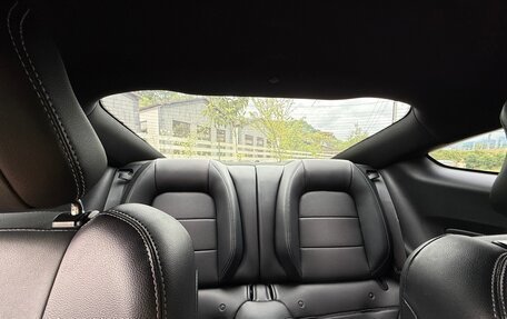 Ford Mustang VI рестайлинг, 2017 год, 2 100 000 рублей, 5 фотография