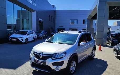 Renault Sandero II рестайлинг, 2015 год, 1 045 000 рублей, 1 фотография