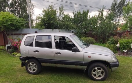 Chevrolet Niva I рестайлинг, 2004 год, 190 000 рублей, 4 фотография