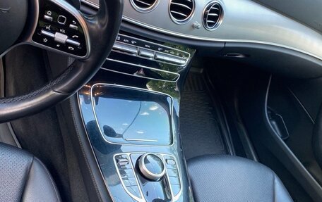 Mercedes-Benz E-Класс, 2019 год, 3 790 000 рублей, 10 фотография