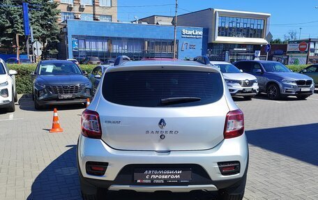 Renault Sandero II рестайлинг, 2015 год, 1 045 000 рублей, 4 фотография