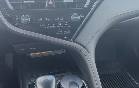 Toyota Camry, 2021 год, 3 650 000 рублей, 3 фотография