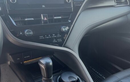 Toyota Camry, 2021 год, 3 650 000 рублей, 27 фотография