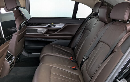 BMW 7 серия, 2019 год, 5 600 000 рублей, 18 фотография