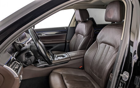 BMW 7 серия, 2019 год, 5 600 000 рублей, 20 фотография