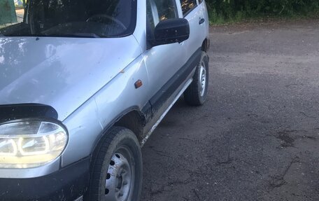 Chevrolet Niva I рестайлинг, 2004 год, 420 000 рублей, 2 фотография