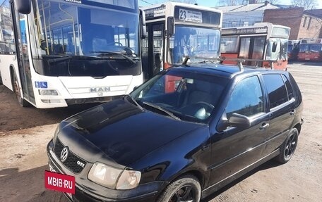 Volkswagen Polo III рестайлинг, 2000 год, 299 000 рублей, 2 фотография