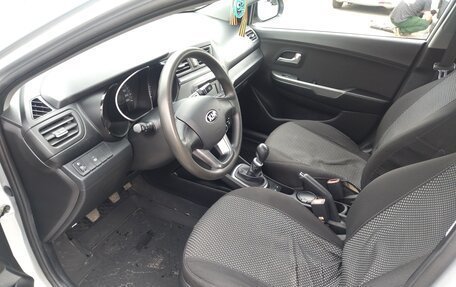KIA Rio III рестайлинг, 2013 год, 900 000 рублей, 5 фотография