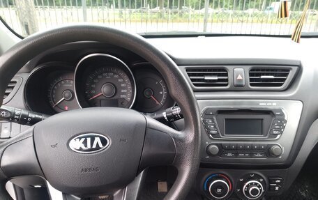 KIA Rio III рестайлинг, 2013 год, 900 000 рублей, 7 фотография