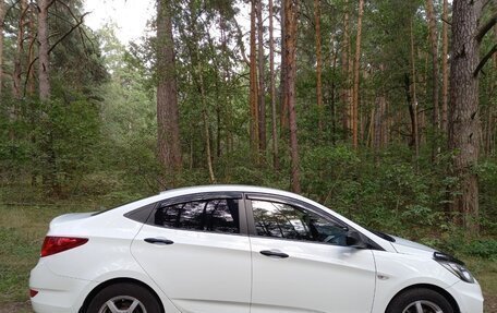 Hyundai Solaris II рестайлинг, 2013 год, 780 000 рублей, 2 фотография