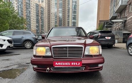 Mercedes-Benz E-Класс, 1995 год, 390 000 рублей, 3 фотография