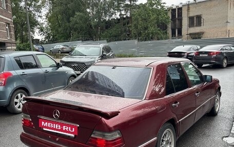 Mercedes-Benz E-Класс, 1995 год, 390 000 рублей, 6 фотография