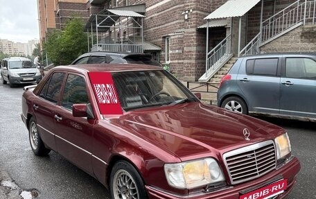Mercedes-Benz E-Класс, 1995 год, 390 000 рублей, 2 фотография
