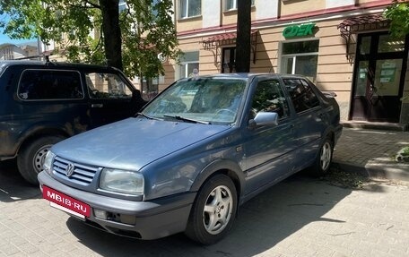 Volkswagen Vento, 1994 год, 140 000 рублей, 2 фотография