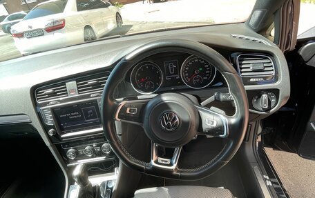 Volkswagen Golf VII, 2014 год, 1 400 000 рублей, 24 фотография