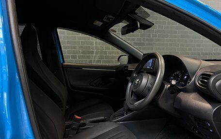 Toyota Yaris, 2021 год, 1 600 000 рублей, 11 фотография