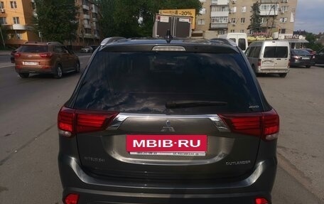 Mitsubishi Outlander III рестайлинг 3, 2017 год, 2 050 000 рублей, 8 фотография