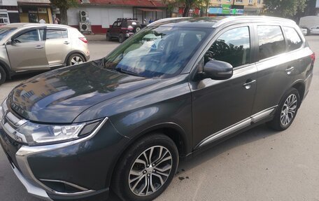 Mitsubishi Outlander III рестайлинг 3, 2017 год, 2 050 000 рублей, 19 фотография