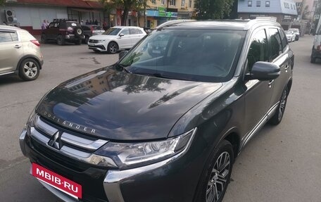 Mitsubishi Outlander III рестайлинг 3, 2017 год, 2 050 000 рублей, 14 фотография