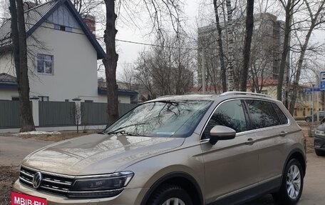 Volkswagen Tiguan II, 2017 год, 2 200 000 рублей, 5 фотография