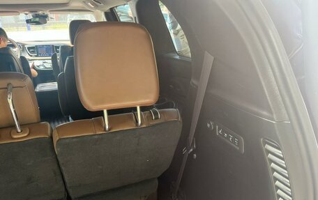 Chrysler Pacifica (RU), 2017 год, 2 950 000 рублей, 17 фотография