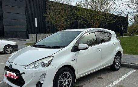 Toyota Aqua I, 2015 год, 920 000 рублей, 8 фотография