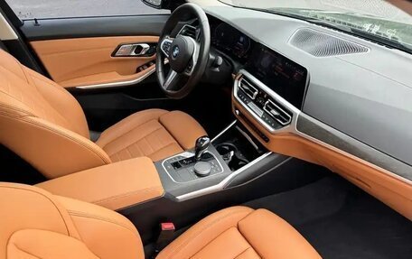 BMW 3 серия, 2022 год, 3 850 000 рублей, 12 фотография