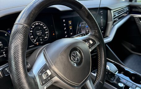Volkswagen Touareg III, 2019 год, 4 200 000 рублей, 12 фотография