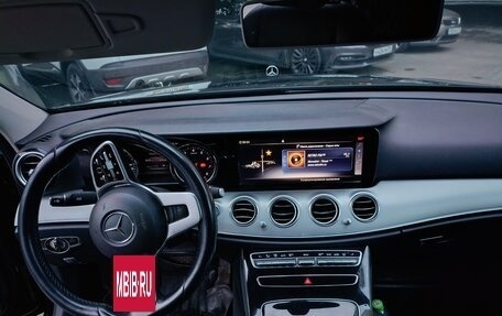 Mercedes-Benz E-Класс, 2018 год, 2 750 000 рублей, 4 фотография