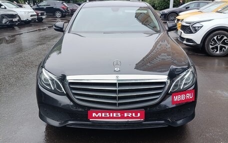 Mercedes-Benz E-Класс, 2018 год, 2 750 000 рублей, 6 фотография