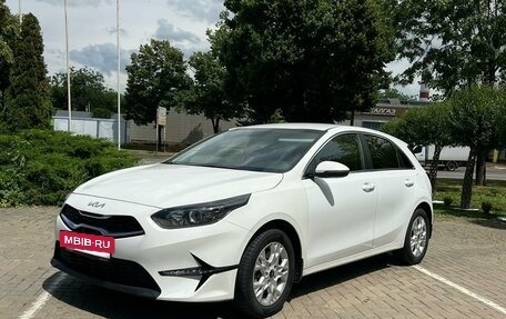 KIA cee'd III, 2022 год, 2 350 000 рублей, 2 фотография