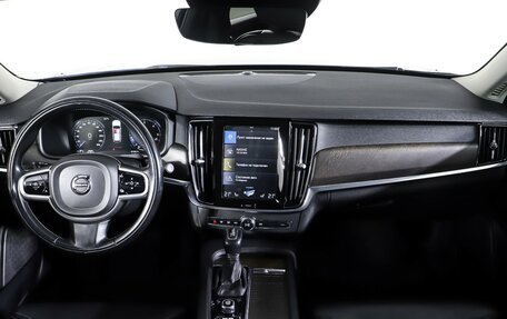 Volvo V90 Cross Country I рестайлинг, 2018 год, 2 850 000 рублей, 13 фотография