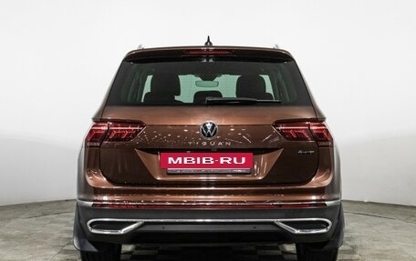 Volkswagen Tiguan II, 2021 год, 2 989 898 рублей, 6 фотография