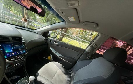 Hyundai Solaris II рестайлинг, 2012 год, 800 000 рублей, 3 фотография