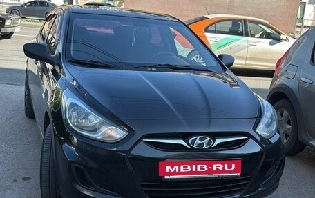 Hyundai Solaris II рестайлинг, 2012 год, 800 000 рублей, 4 фотография