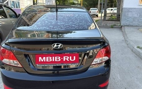 Hyundai Solaris II рестайлинг, 2012 год, 800 000 рублей, 6 фотография