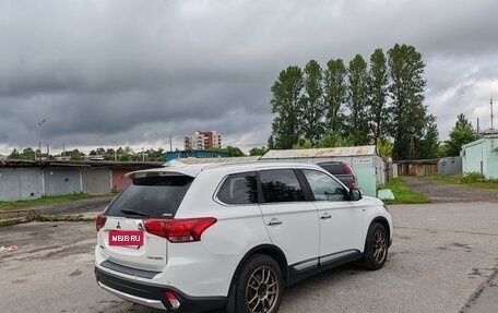 Mitsubishi Outlander III рестайлинг 3, 2017 год, 2 350 000 рублей, 4 фотография