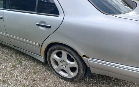 Mercedes-Benz E-Класс, 1999 год, 285 000 рублей, 7 фотография