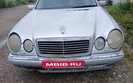Mercedes-Benz E-Класс, 1999 год, 285 000 рублей, 8 фотография