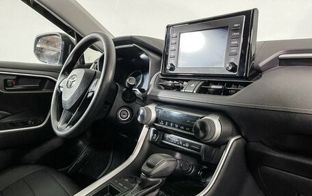 Toyota RAV4, 2019 год, 2 197 000 рублей, 9 фотография