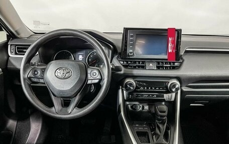 Toyota RAV4, 2019 год, 2 197 000 рублей, 12 фотография